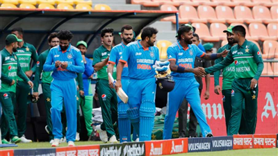 IND vs PAK: भारत के खिलाफ प्लेइंग 11 से बाहर हो सकता है ये खिलाड़ी, इंजरी ने बढ़ाई पाकिस्तान की टेंशन!