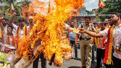 कावेरी जल विवाद: दो राज्यों में फिर घमासान, तमिलनाडु के लिए पानी छोड़ने पर कर्नाटक में प्रदर्शन, आज बेंगलुरु बंद