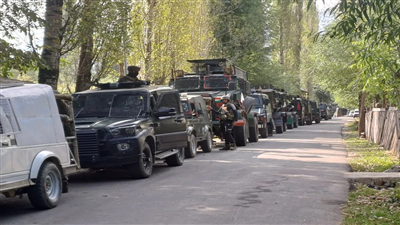 कश्मीर: सेना और आतंकवादियों के बीच मुठभेड़ जारी, दो कैप्टन और दो जवान शहीद