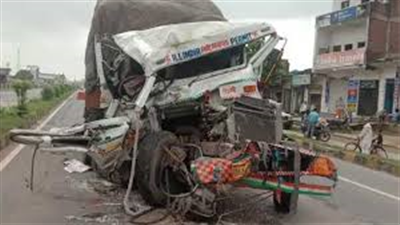 गुजरात में बड़ा सड़क हादसा, दो ट्रकों की टक्कर में नौ की मौत, 17 घायल