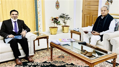 डॉ कफील खान ने मुख्यमंत्री अशोक गहलोत से की मुलाकात, हेल्थ फोर ऑल विषय पर हुई चर्चा