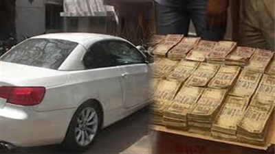 पूर्व मंत्री रविदास मेहरोत्रा की गाड़ी में मिली 30 लाख की पुरानी करेंसी बरामद हुई 