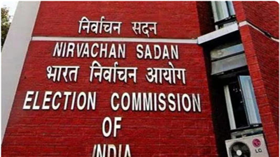BJP के खिलाफ करप्शन रेट कार्ड छपवाने पर फंसी कांग्रेस, EC ने भेजा नोटिस