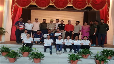 एनसीसी थर्ड बटालियन ला मार्टिनियर इंटर कॉलेज, लखनऊ मे सड़क सुरक्षा का कार्यक्रम आयोजित