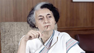 नई किताब में दावा: आरएसएस ने आपातकाल में इंदिरा गांधी का दिया था साथ, 1980 में सत्ता में लौटने में भी मदद की