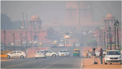 Delhi Air Pollution: दिल्ली-NCR की हवा हुई दमघोंटू, लोगों को मास्क पहनने की सलाह, ‘खराब’ श्रेणी में पहुंचा AQI