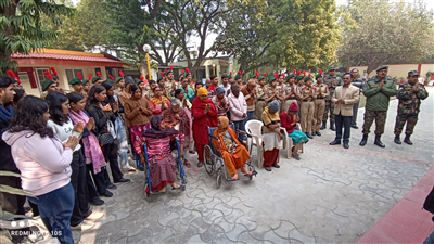 67 यूपी बटालियन एनसीसी के कैडेट्स ने वृद्धाश्रम में की बूढ़े परिजनों की सेवा