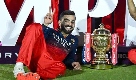 RCB Squad IPL 2026: वेंकटेश अय्यर की एंट्री से मजबूत हुई रॉयल चैलेंजर्स बेंगलुरु, देखें पूरी टीम और ऑक्शन की पूरी कहानी